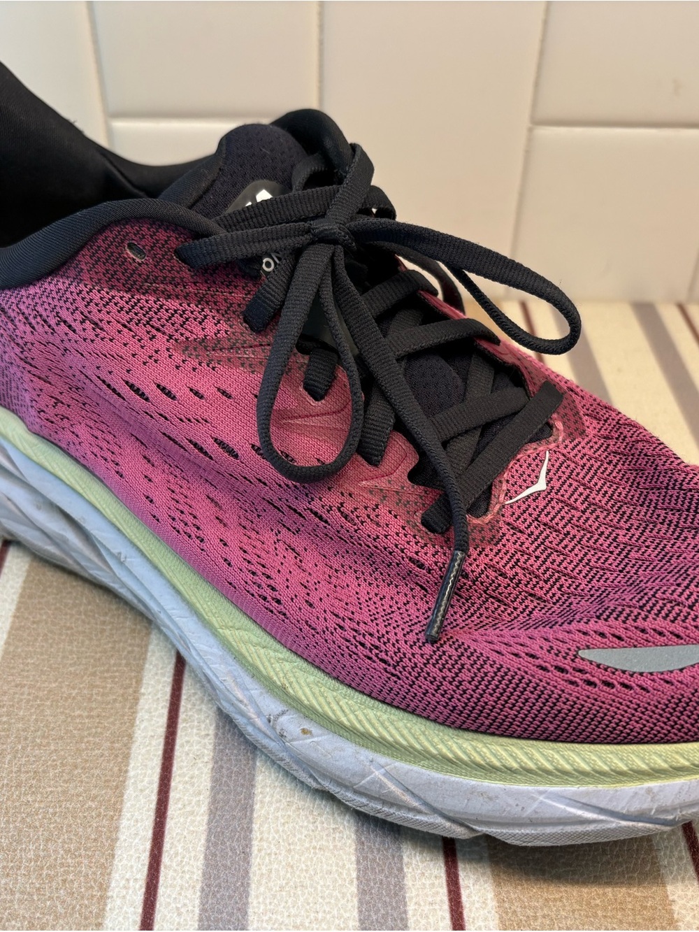 Hoka One One Clifton 8 Wide Berry Pink Women's Running Shoe RIGHT ONLY Size 9 D